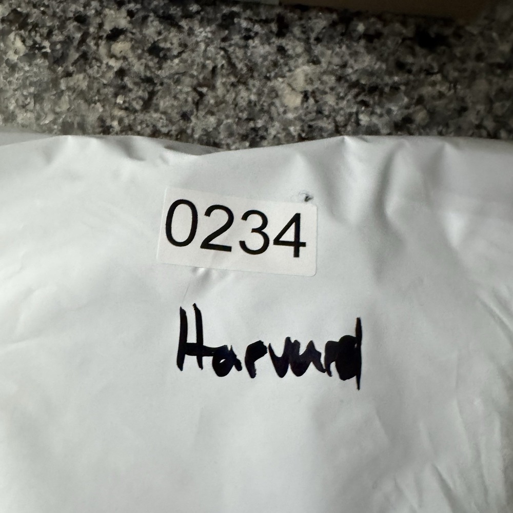 Harvard University Sweatshirt Mens M Maroon Gildan Crewneck‎ Fleece Ivy League - Picture 7 of 7